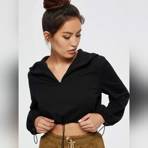 NWT 90's Inspired Crop Sweatshirt (Black) - LIT ACTIVEWEAR